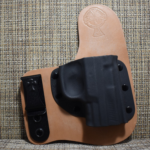 17717 CrossBreed® Freedom Carry . FN FNS . Right Hand . Horse
