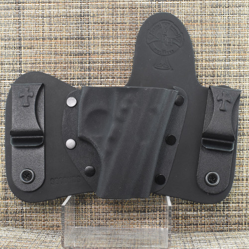 18081 CrossBreed® MiniTuck . BERSA THUNDER 380 . Right Hand . Black Cow