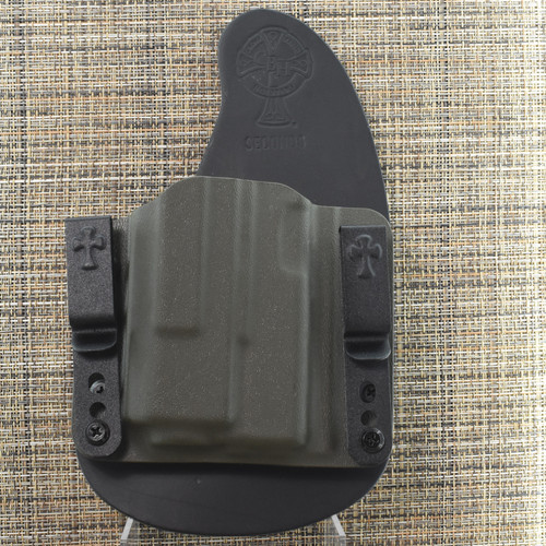 18229 CrossBreed® LDS 2.0 . GLOCK 19 with Streamlight TLR-7 / TLR-8 . Right Hand . Black Cow . Optic Cut . Olive Drab Pocket