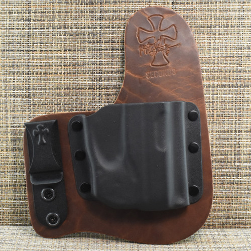 18738 CrossBreed® Freedom Carry . RUGER LC9 with ARMALASER TR9 Red / TR9G Green LASER . Right Hand . Founders Leather