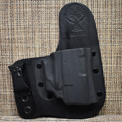 18849 CrossBreed® Freedom Carry . SPRINGFIELD XDS with VIRIDIAN E-SERIES LASER . Right Hand . Black Cow
