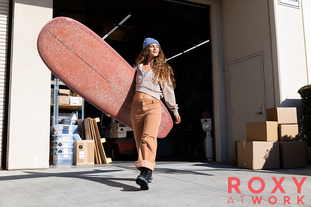 rx90301-karmel-work-lifestyle-on-foot-1200x800-logo.jpg
