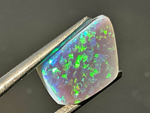 Australian Doublet Opal 3.95 Carat Australian Doublet Opal 3.95 Carat