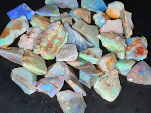 Australian Coober Pedy Uncut Rough Opal Chips 108 Carat Australian Coober Pedy Uncut Rough Opal Chips 108 Carat