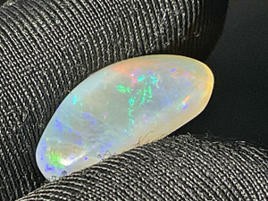 Australian Coober Pedy Solid Opal 4.70 Carat Australian Coober Pedy Solid Opal 4.70 Carat
