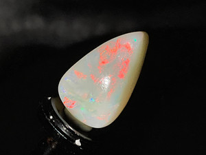 Multicolour Australian Coober Pedy Solid White Opal 5.60 Carat