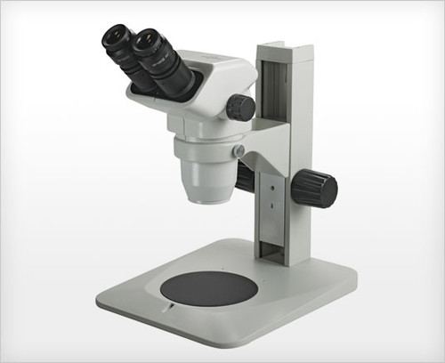 Accu-Scope 3075 Binocular Zoom Stereo Microscope on Plain Focusing Stand
