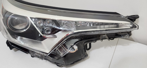 2018-2019 Toyota C-HR Passenger Headlight HALOGEN LED OEM COMPLETE TABS INTACT