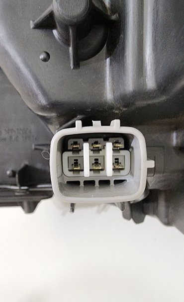 2018-2019 Toyota C-HR Passenger Headlight HALOGEN LED OEM COMPLETE TABS INTACT