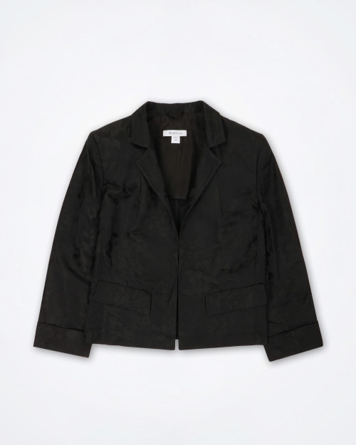 Women's cropped jacket
Subtle tonal floral pattern
Three-quarter sleeves
Notched lapel collar
Front hook closure
Flap pockets
Made in Italy
Colour: Black
Content: 56% Acetate 44% Polyester Women's cropped jacket
Subtle tonal floral pattern
Three-quarter sleeves
Notched lapel collar
Front hook closure
Flap pockets
Made in Italy
Colour: Black
Content: 56% Acetate 44% Polyester