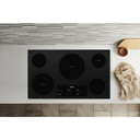 Whirlpool® Réfrigérateur à congélateur supérieur - 24 po - 11.6 pi cu WRT112CZJW