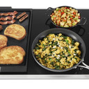 Maytag® Table de cuisson électrique avec grille et plaque chauffante réversibles - 30 po MEC8830HS