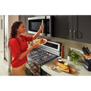 Four à micro-ondes de 30 po avec puissance de cuisson de 900 watts et 7 fonctions de capteur KitchenAid® YKMHS120ES