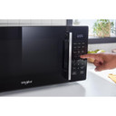 Whirlpool® Four à micro-ondes de comptoir avec nettoyage à la vapeur de 900 watts - 0.9 pi cu WMCS3019RS