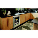 Kitchenaid® Centre de rafraîchissements avec porte en verre et porte-bouteilles à devant en bois - 24 po KUBR524SPS