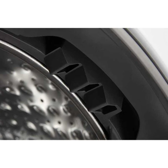 Whirlpool® Laveuse-sécheuse sans évent tout-en-un - 5.2  pi cu C.E.I. WFC682CLW