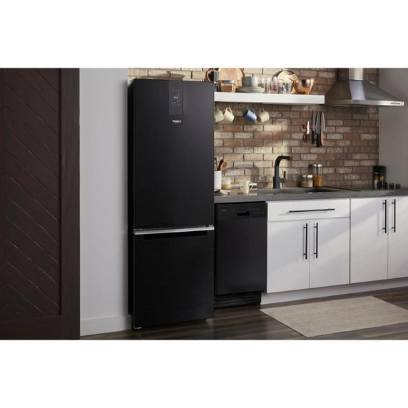 Whirlpool® Réfrigérateur à congélateur inférieur - 24 po - 12.9 pi cu WRB533CZJB
