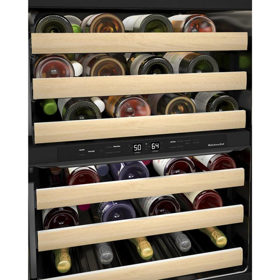 Kitchenaid® Cellier sous le comptoir avec porte en verre et porte-bouteilles à devant en bois - 24 po KUWR214KSB