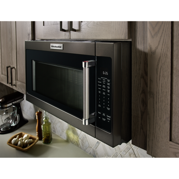 Four à micro-ondes de 30 po avec puissance de cuisson de 900 watts et 7 fonctions de capteur KitchenAid® YKMHS120EBS