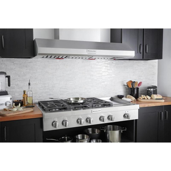 Kitchenaid® Table de cuisson commerciale au gaz avec 6 brûleurs et plaque chauffante - 48 po KCGC558JSS