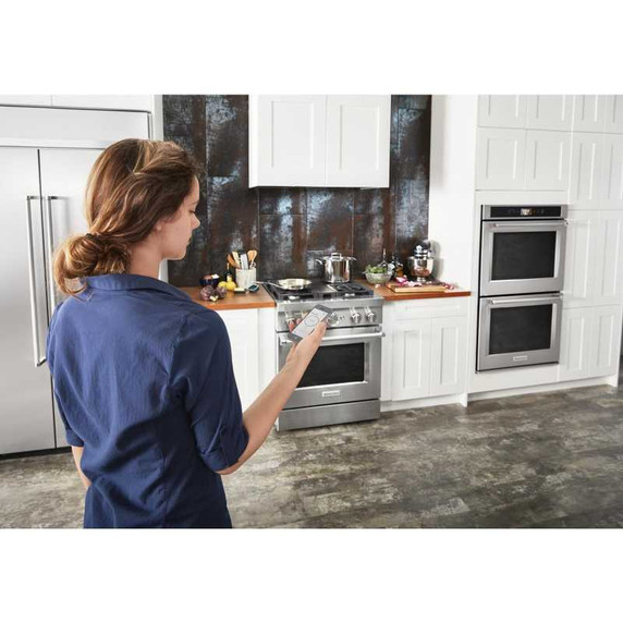 Kitchenaid® Cuisinière commerciale intelligente bicombustible avec 4 brûleurs - 30 po KFDC500JSS