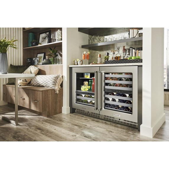 Kitchenaid® Cellier sous le comptoir avec porte en verre et porte-bouteilles à devant en métal - 24 po KUWR314KSS
