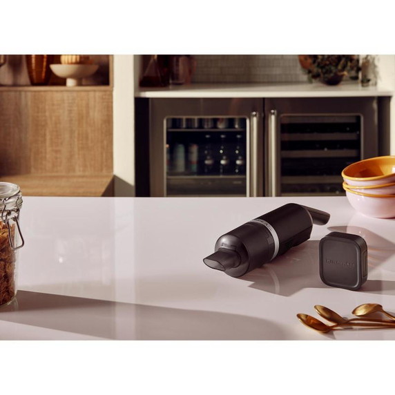 Aspirateur de cuisine sans fil KitchenAid Go™ - pile vendue séparément KKVR100BM Aspirateur de cuisine sans fil KitchenAid Go™ - pile vendue séparément KKVR100BM