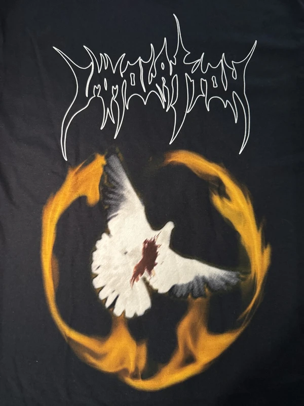 T-Shirt: "Close To A World Below"