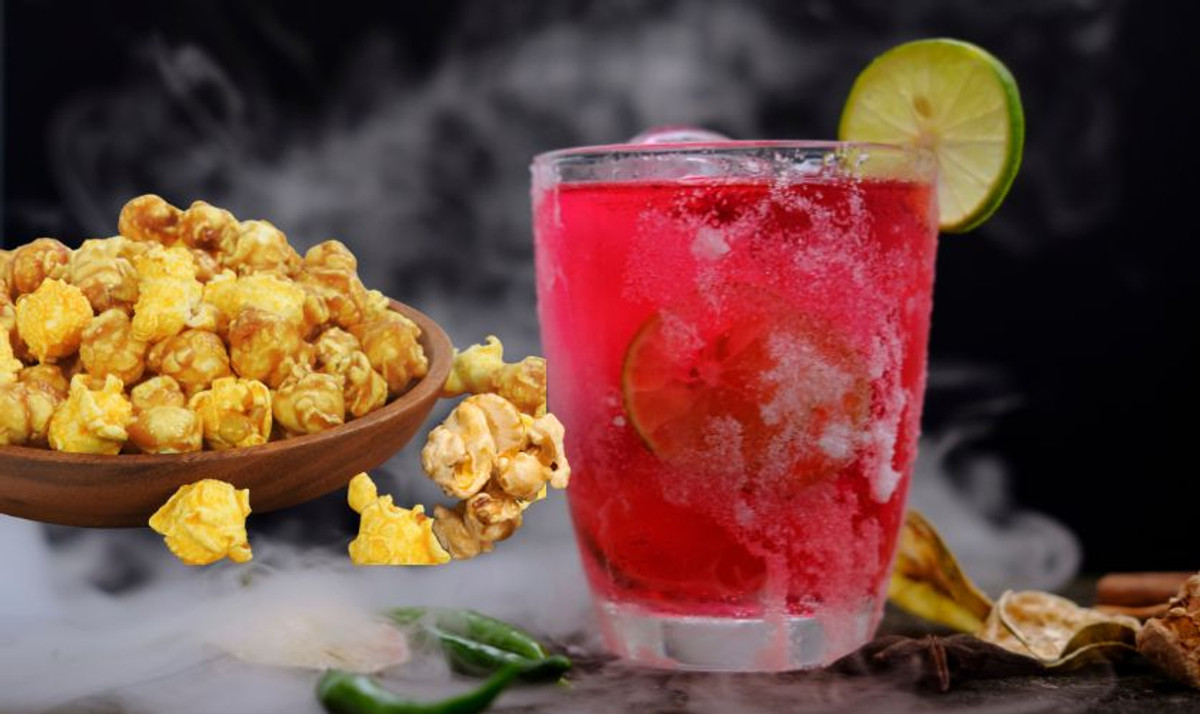 Pairing Holiday Popcorn with Seasonal Drinks for the Perfect Snack