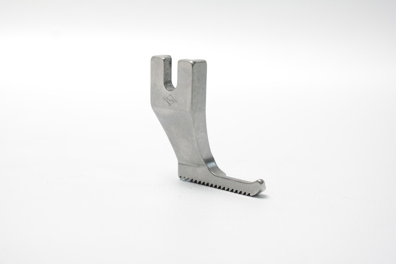 Outer Left Cut Zip Foot U192/U193 B797 Style