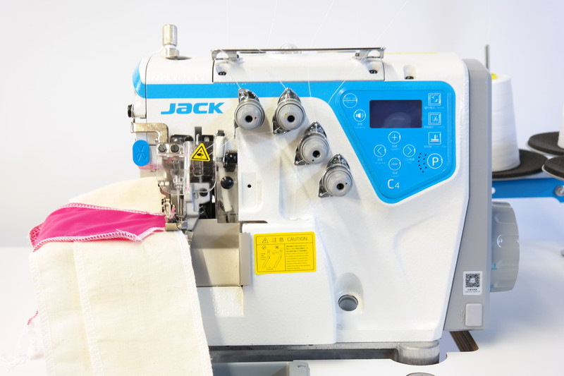 Jack C4-4 Industrial 4 Thread Automatic Overlock Machine