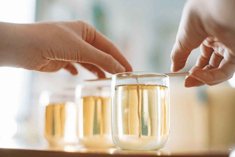 CHARACTERISTICS OF HOMEMADE AND HANDMADE CANDLES CHARACTERISTICS OF HOMEMADE AND HANDMADE CANDLES