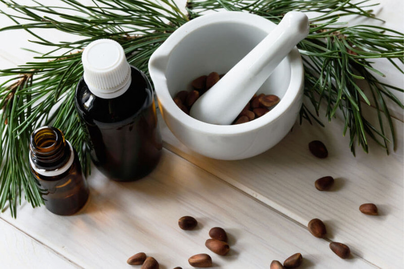 CEDARWOOD OIL MASSAGE THERAPY TREATMENT  CEDARWOOD OIL MASSAGE THERAPY TREATMENT