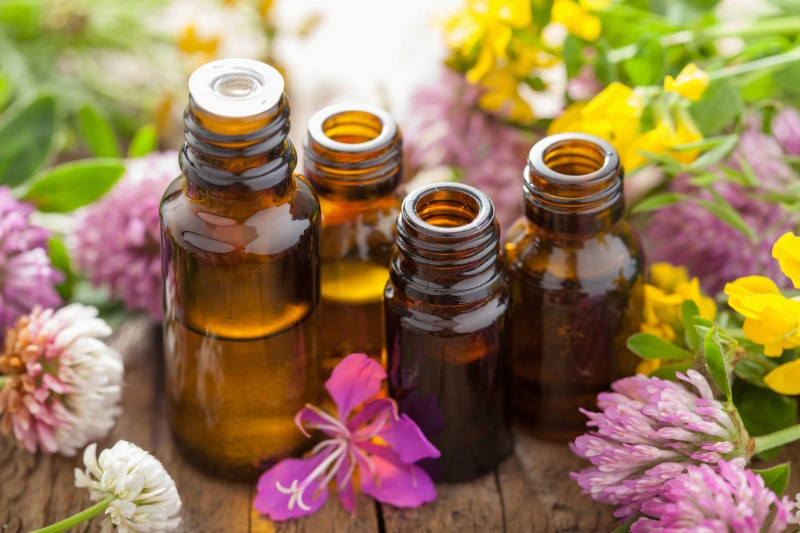 Essential Oils That Have Amazing Cosmetic Benefits