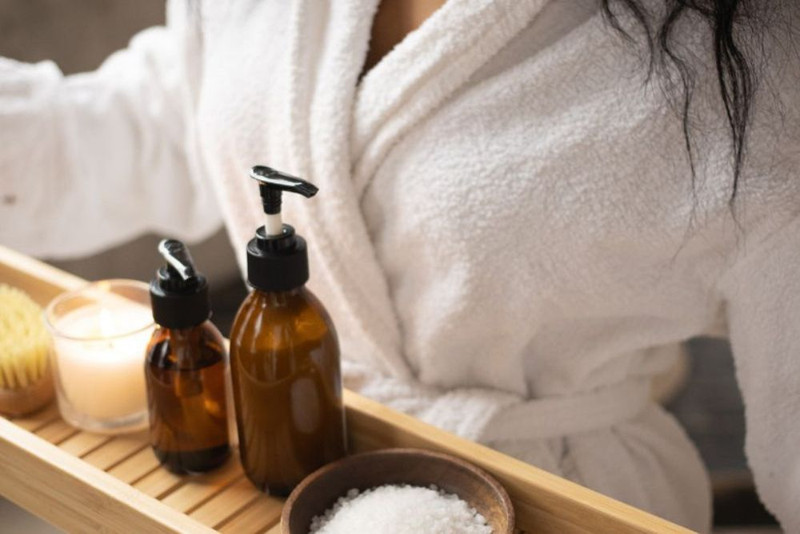 How To Incorporate Jojoba Oil Into Your Everyday Beauty Routine