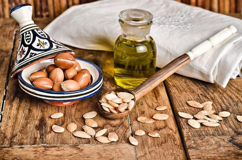 How to Use Argan Oil on Your Hair And Skin How to Use Argan Oil on Your Hair And Skin