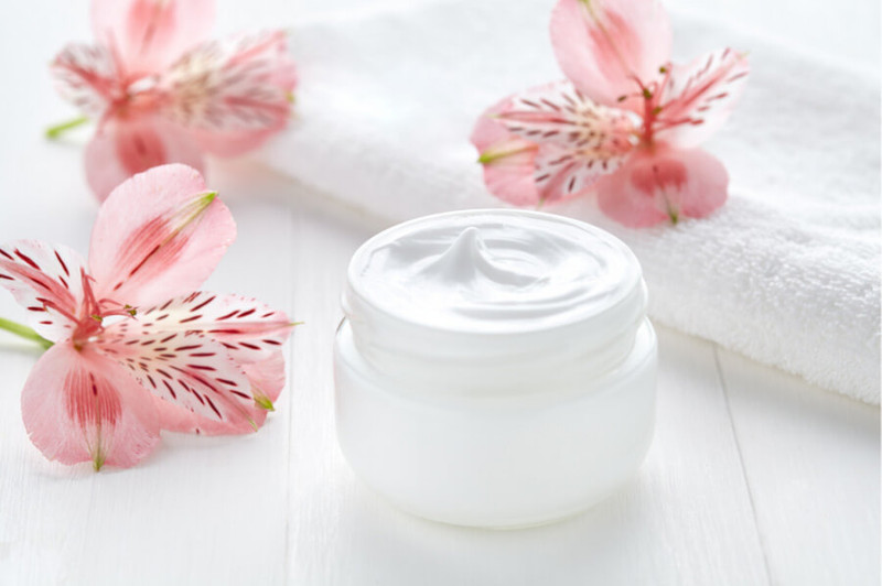 START MAKING YOUR OWN MOISTURISERS NOW