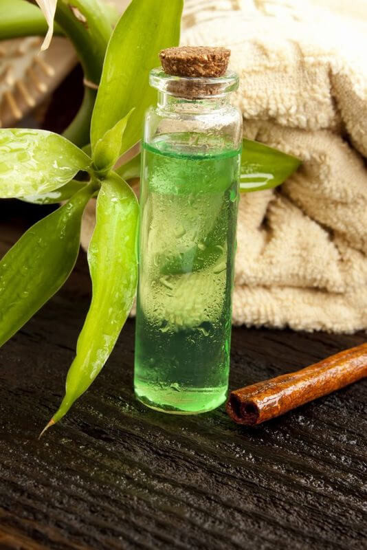 What is tea tree oil and how it can improve your skin?