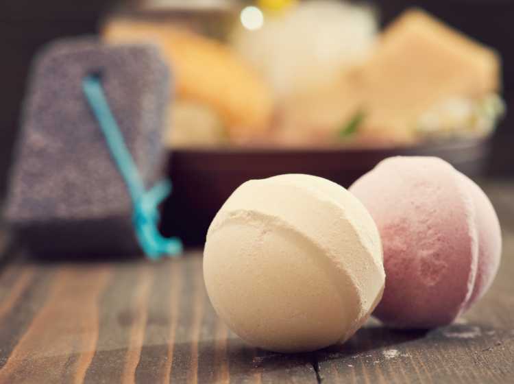 A Guide to making your own bath bombs