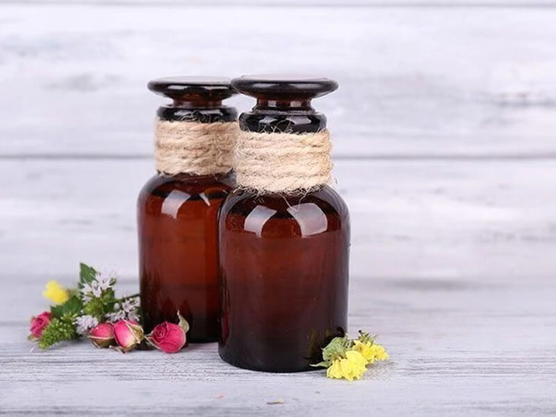 5 Essential Oil Recipes To Use at Home