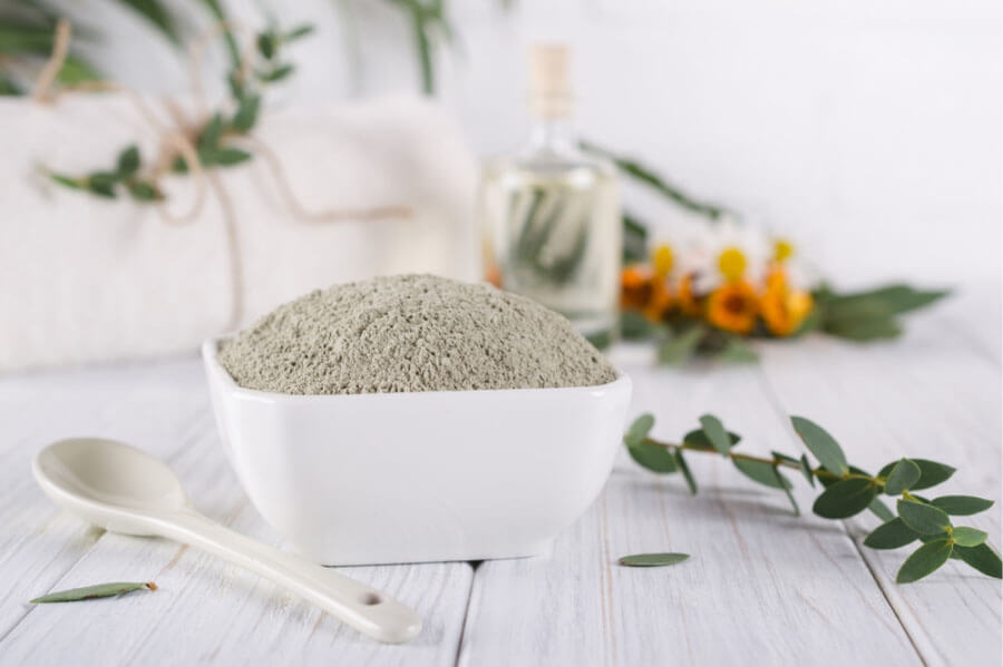 SOME BENTONITE CLAY FOR THE PERFECT SPA DAY