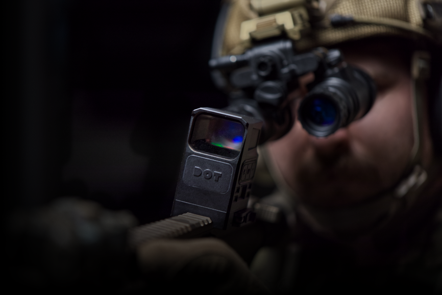 Holographic Sights vs. Red Dot Sights: Why Holographic Sights Are a Game-Changer