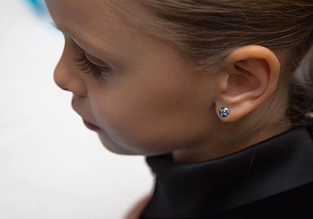 PUESTA DE PENDIENTES NIÑOS