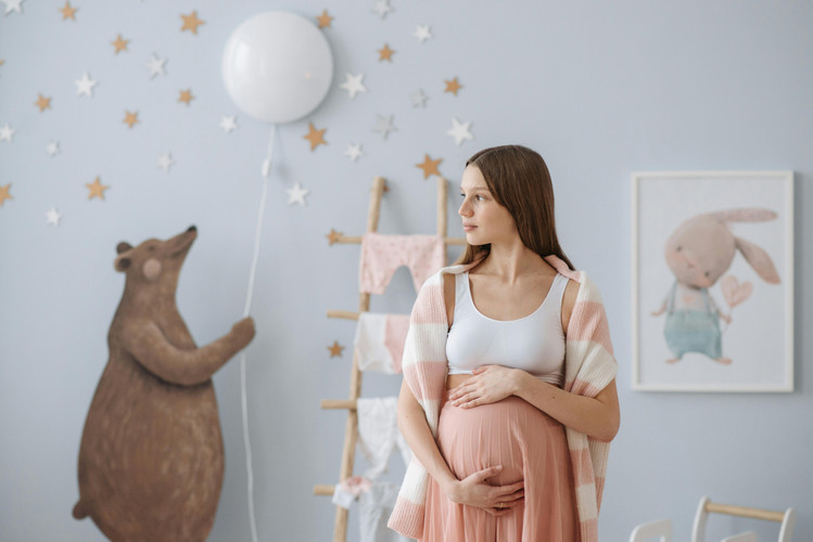 ¿Cómo organizar y decorar la habitación del bebé?
