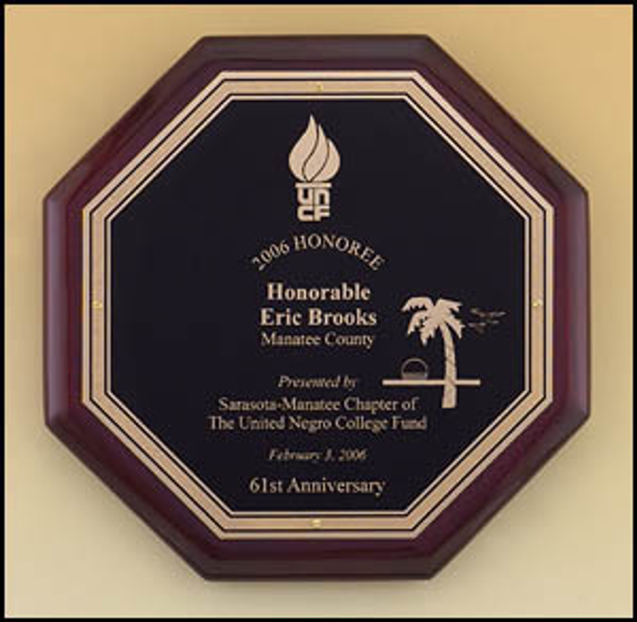 Award Plaques: Custom Engraved Plaques, Wall Plaques