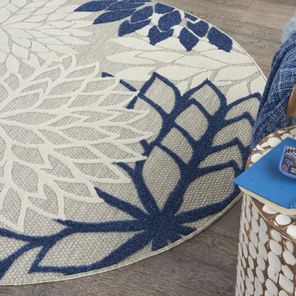 5 Round Ivory and Navy Indoor Outdoor Area Rug