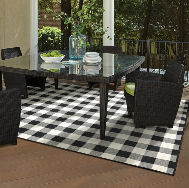 4x6 Black and Ivory Gingham Indoor Outdoor Area Rug