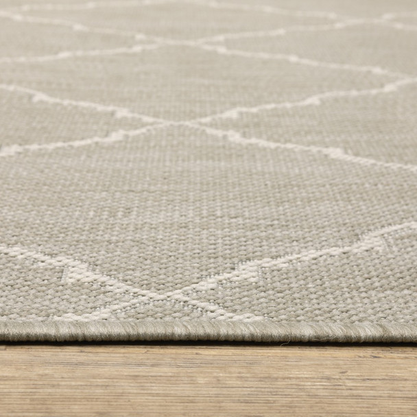 8x10 Gray and Ivory Trellis Indoor Outdoor Area Rug