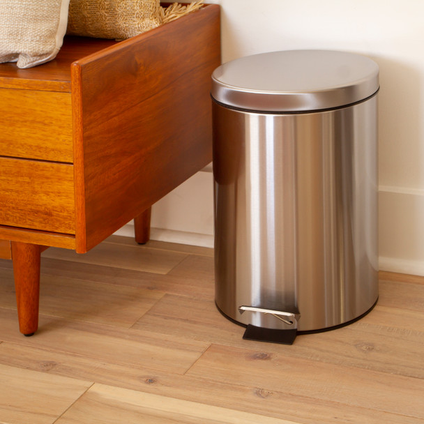Round Stainless Steel Imprint Resistant Soft Close, Step Trash Can -3.2 Gallons (12L)