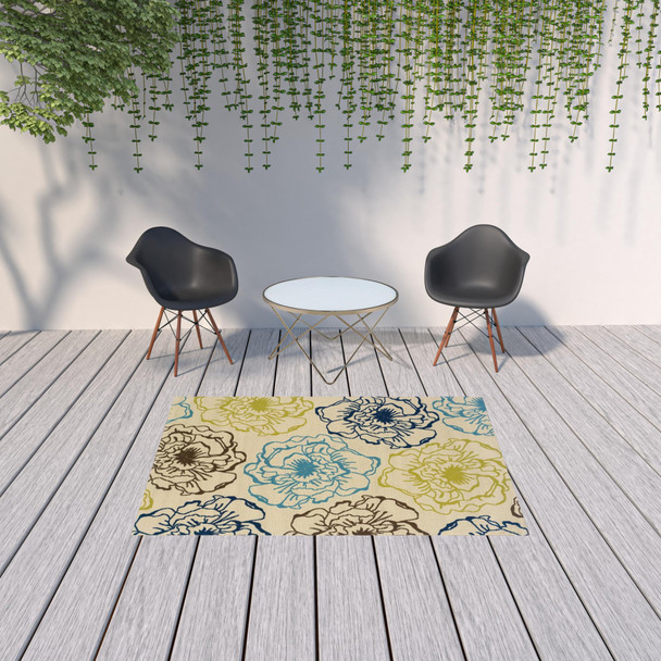 5' X 8' Ivory Floral Stain Resistant Indoor Outdoor Area Rug